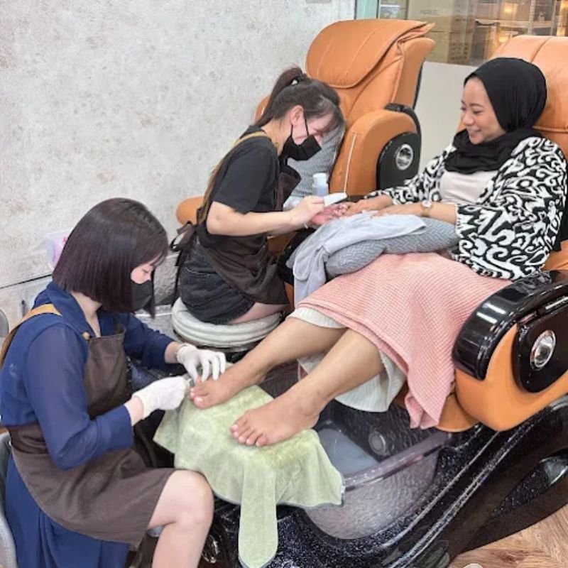 Julia Beauty Team Doing Manicure and Pedicure in Far East Plaza Branch
